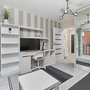 apartments-wroclaw-teczowa-by-renters.hotelswroclaw.com/