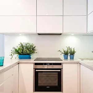 apartamenty-na-walonskiej.hotelswroclaw.com/