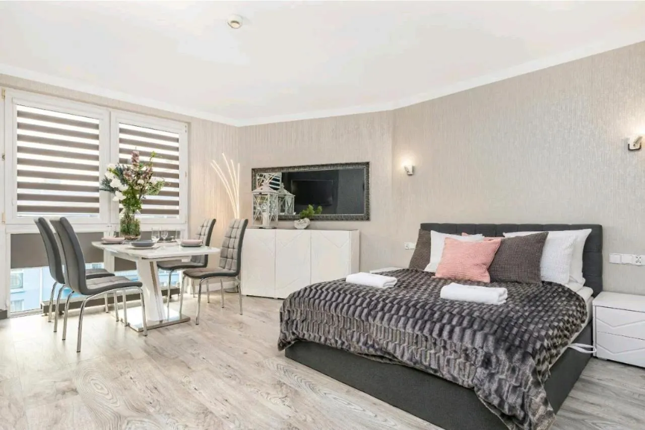 Flamingo ​Apartments كولوبرزيغ 0*,